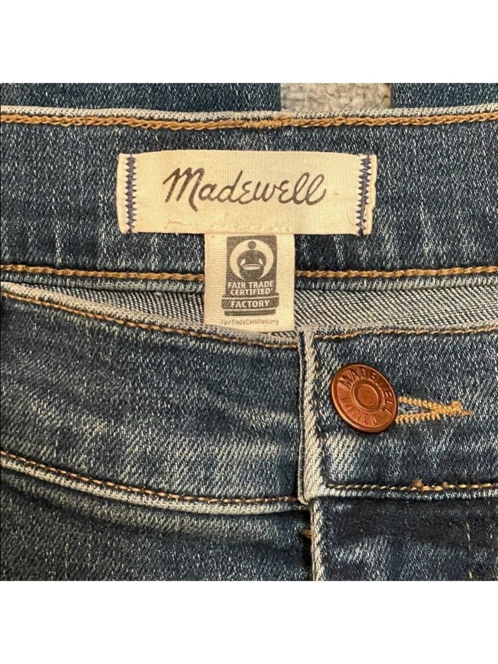 EC Madewell Midrise Kick Out Medium Wash Jeans - Size 33 - Picture 4 of 6